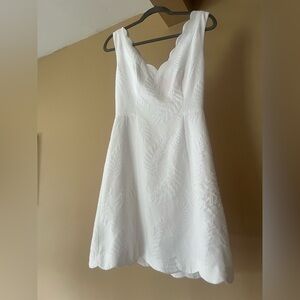 White Lily Pulitzer mini dress 🤍👗